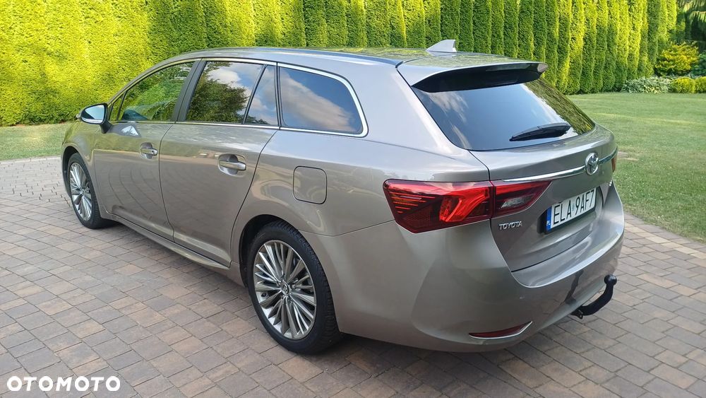 Toyota Avensis 1.8 Premium - 10