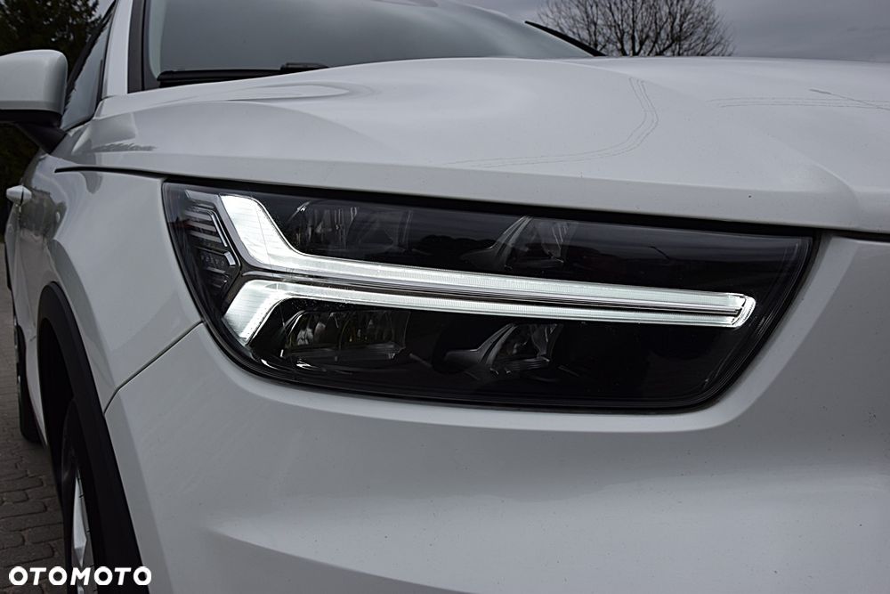 Volvo XC 40 T3 Geartronic Momentum Pro - 23