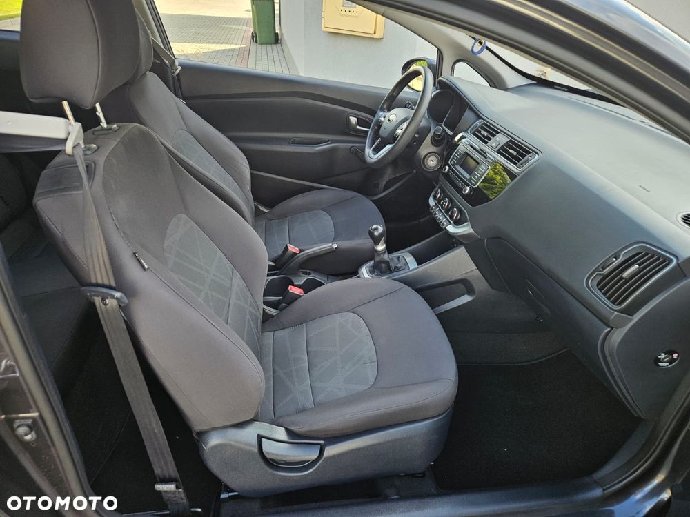 Kia Rio 1.2 Edition 7 - 17