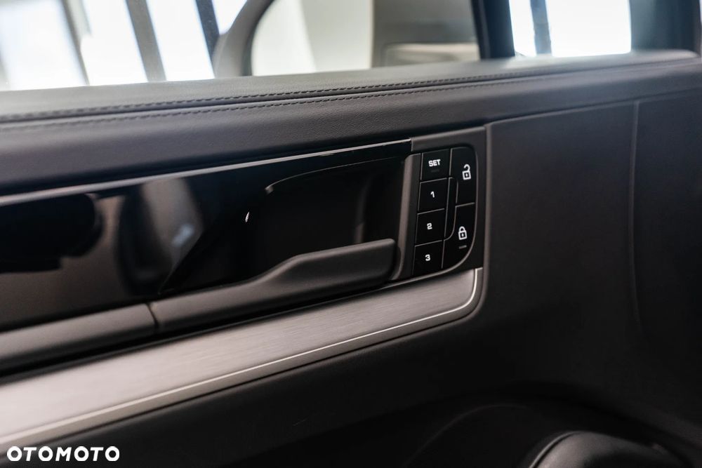 Porsche Cayenne E-Hybrid PHEV - 25
