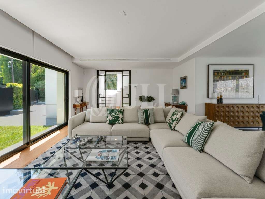 Moradia T5 renovada, no Estoril, Cascais - Grande imagem: 3/60