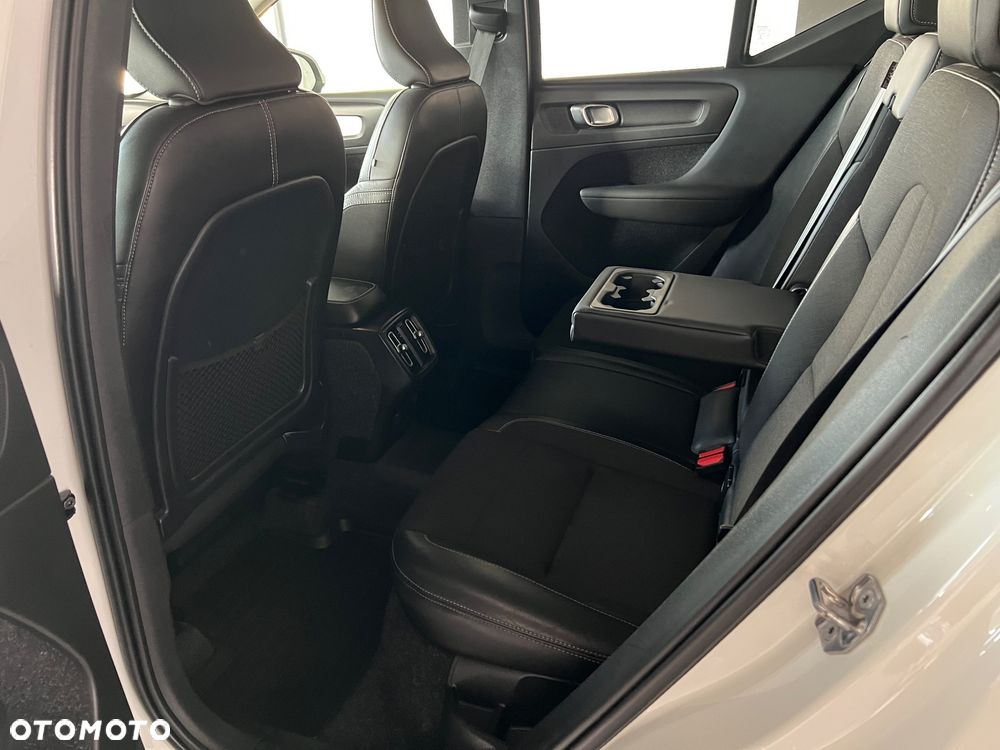 Volvo XC 40 - 24