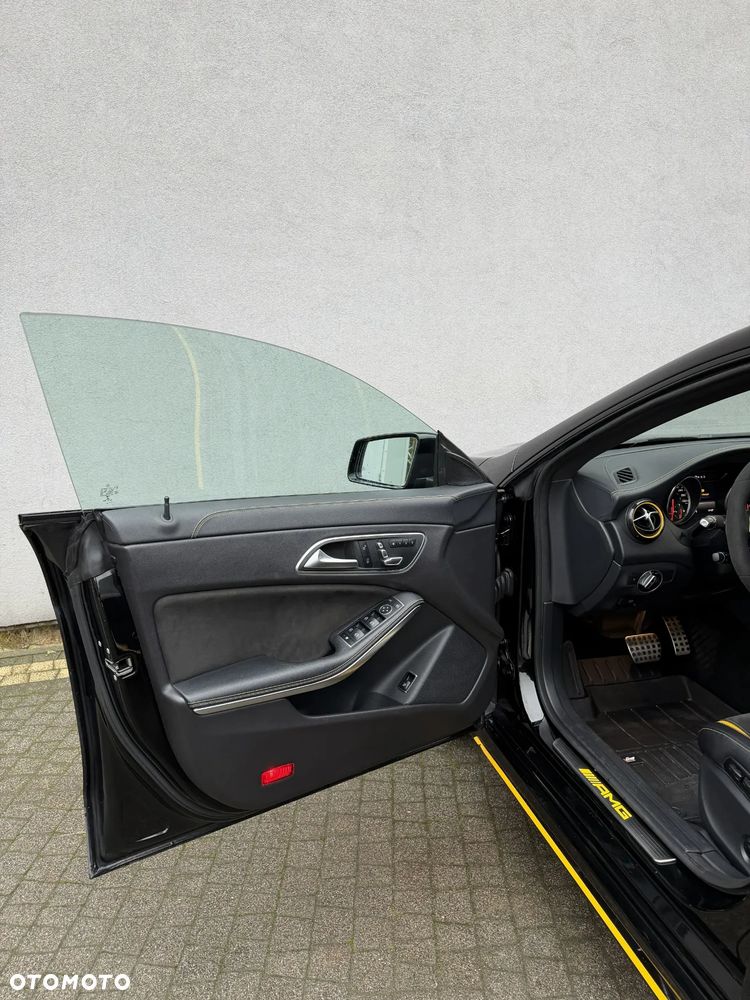 Mercedes-Benz CLA AMG 45 4Matic AMG Sp.sh 7G-DCT Yellow Night Edition - 24