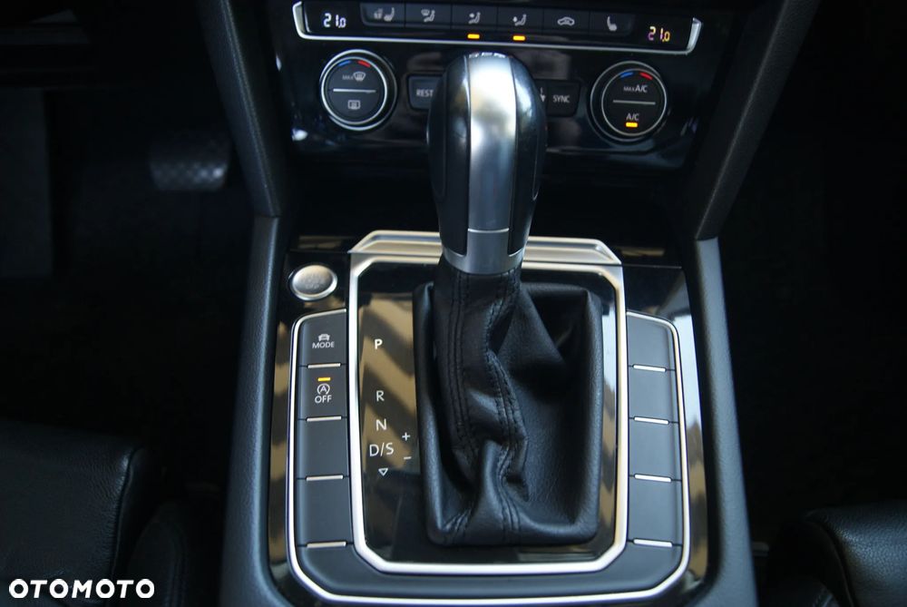 Volkswagen Passat 2.0 TDI (BlueMotion Technology) DSG Highline - 28