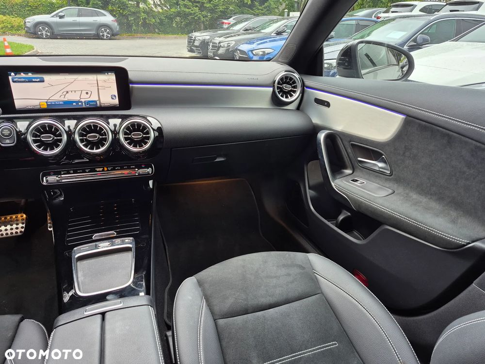 Mercedes-Benz CLA 200 AMG Line 7G-DCT - 25