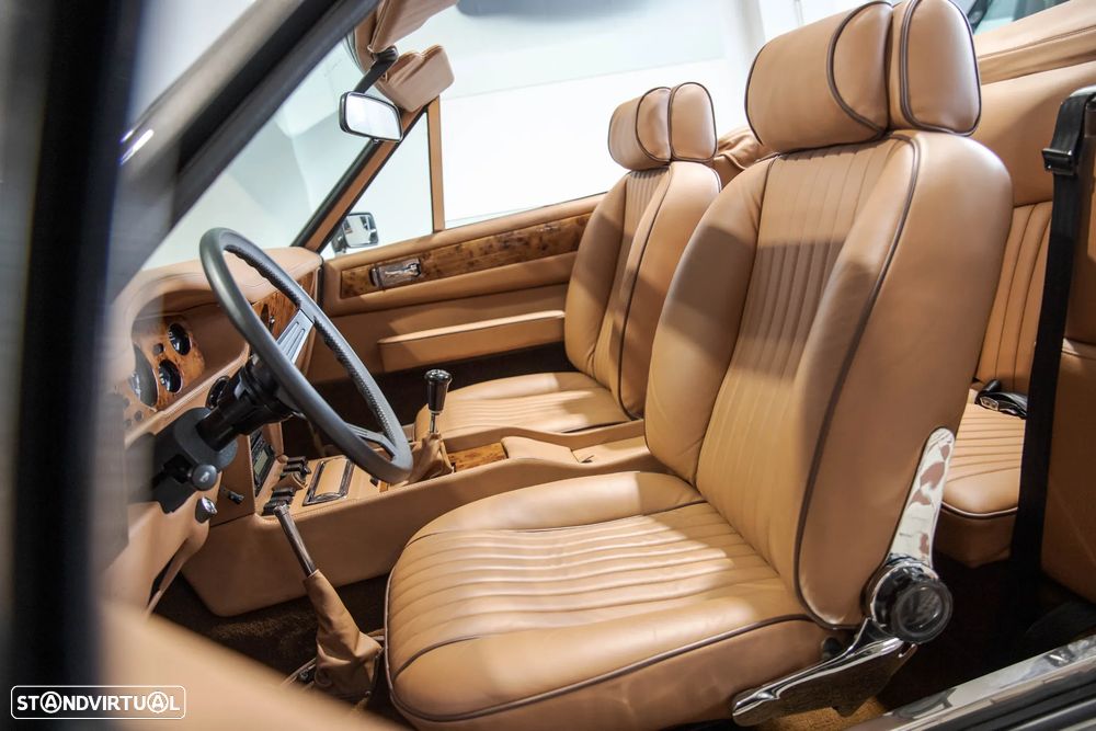 Aston Martin Volante - 30