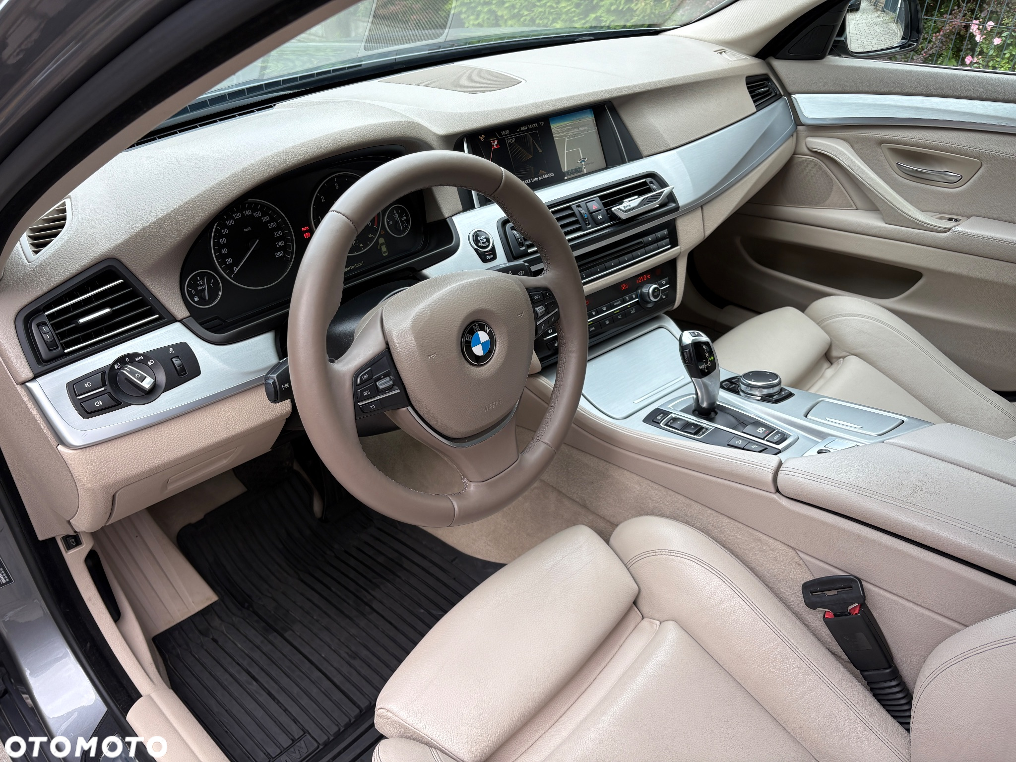 BMW Seria 5 520d xDrive Modern Line - 9