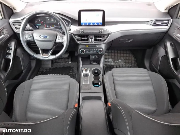 Ford Focus 1.5 TDCi Powershift Titanium - 10
