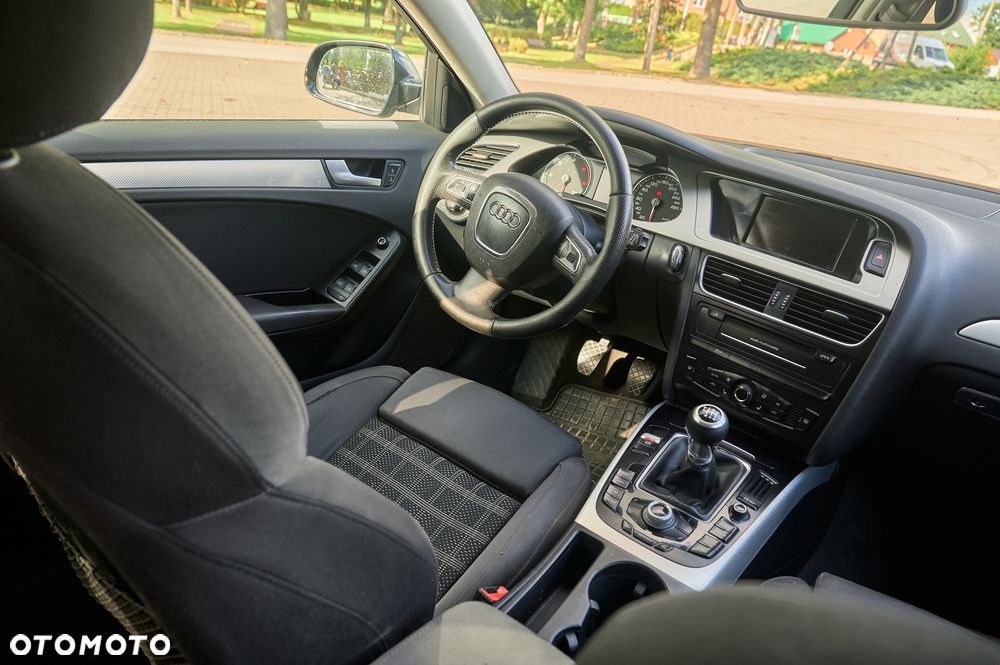 Audi A4 Avant 2.0 TDI DPF Ambition - 37