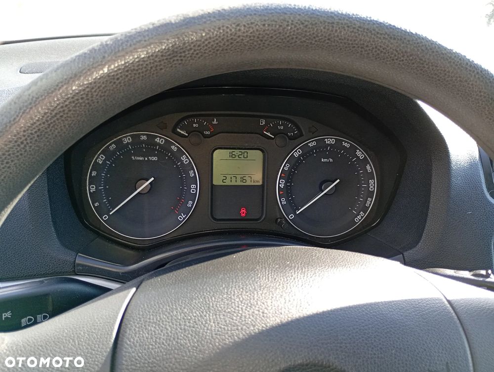 Skoda Octavia 1.6 Ambiente - 10