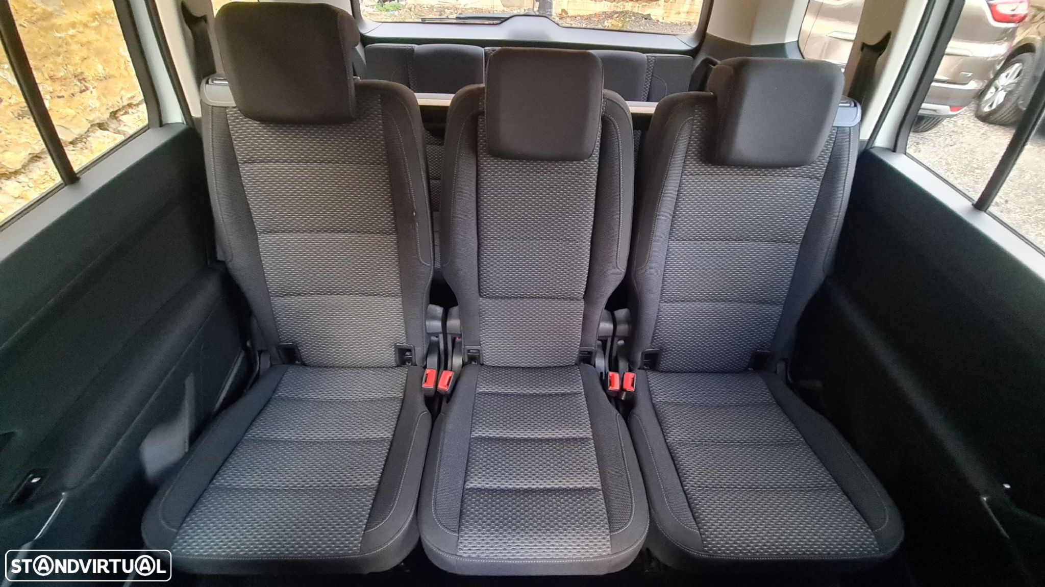 VW Touran 1.6 TDI Confortline DSG - 38