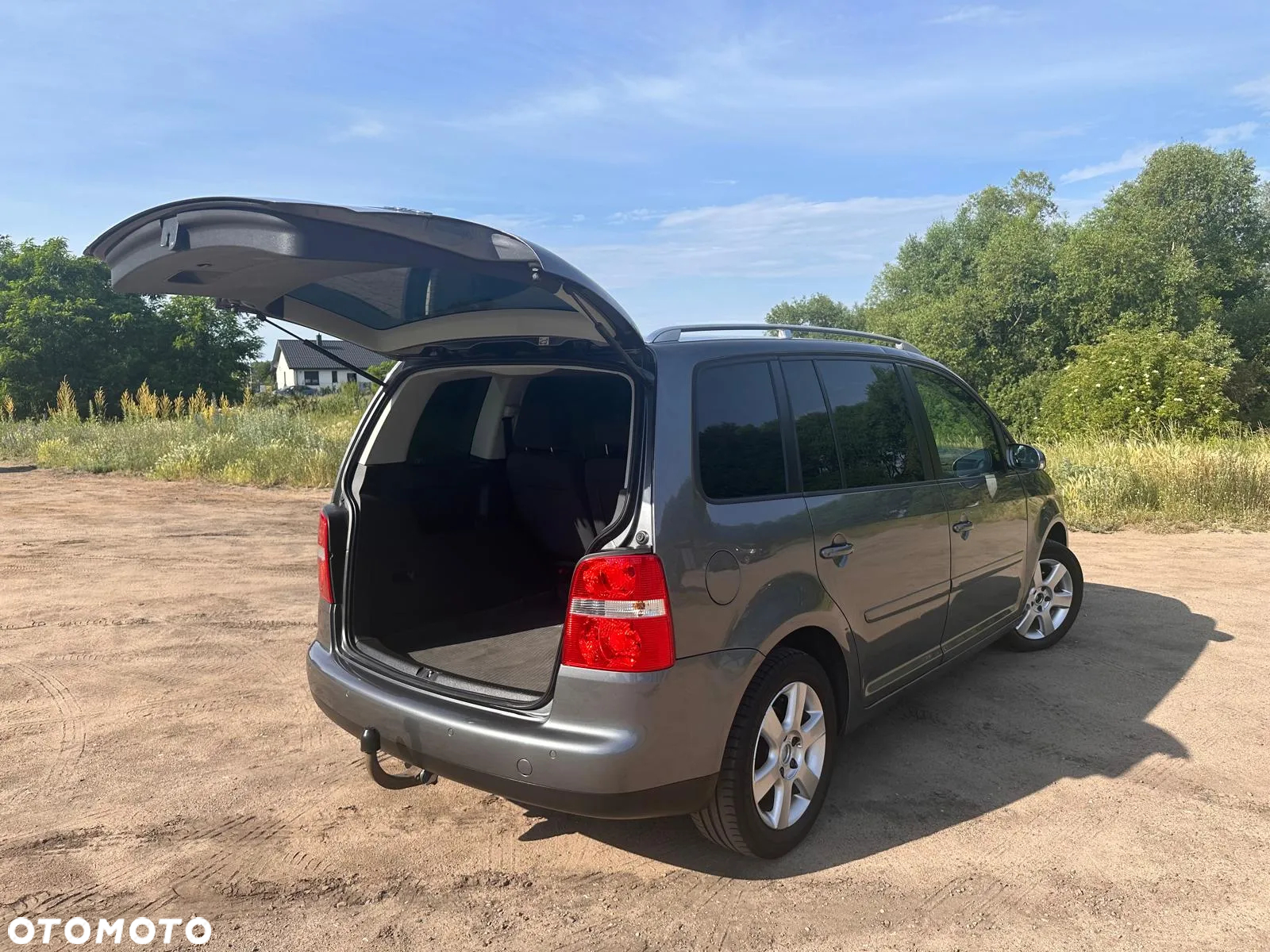 Volkswagen Touran 2.0 TDI DPF Trendline - 8