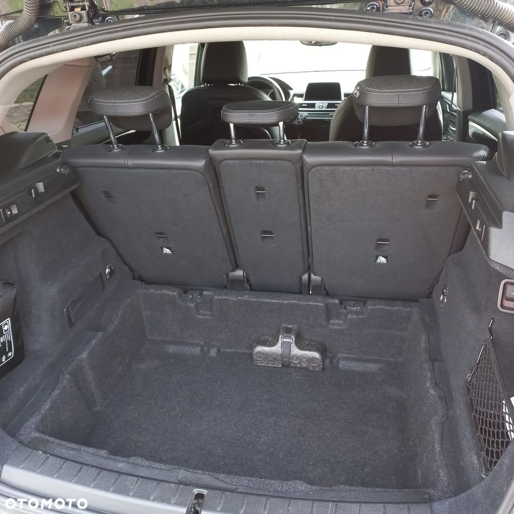 BMW Seria 2 218i - 11