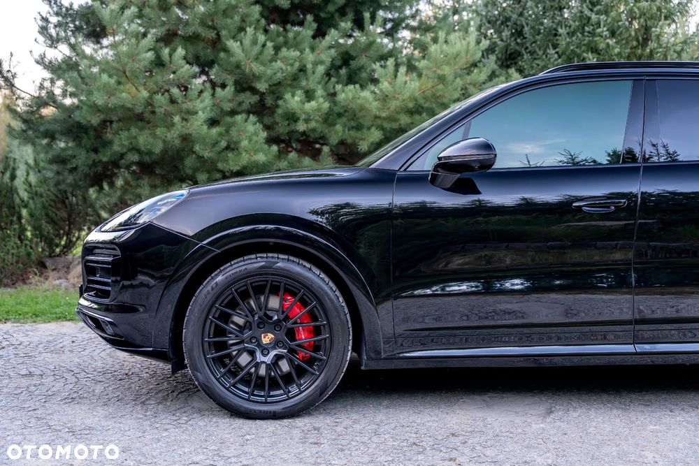 Porsche Cayenne GTS - 9
