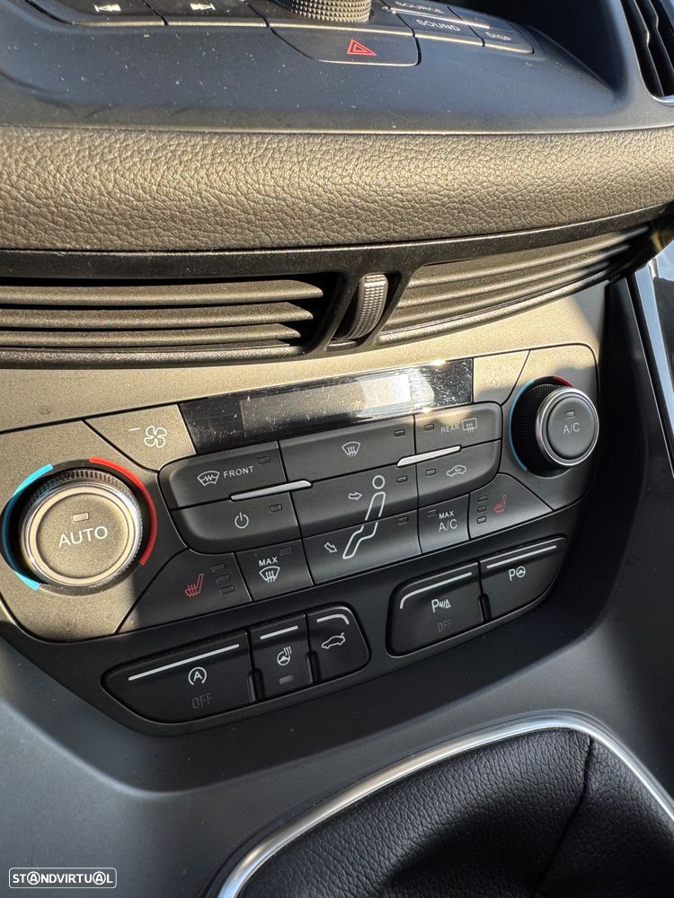 Ford C-Max 1.0 Ecoboost S&S Titanium - 25