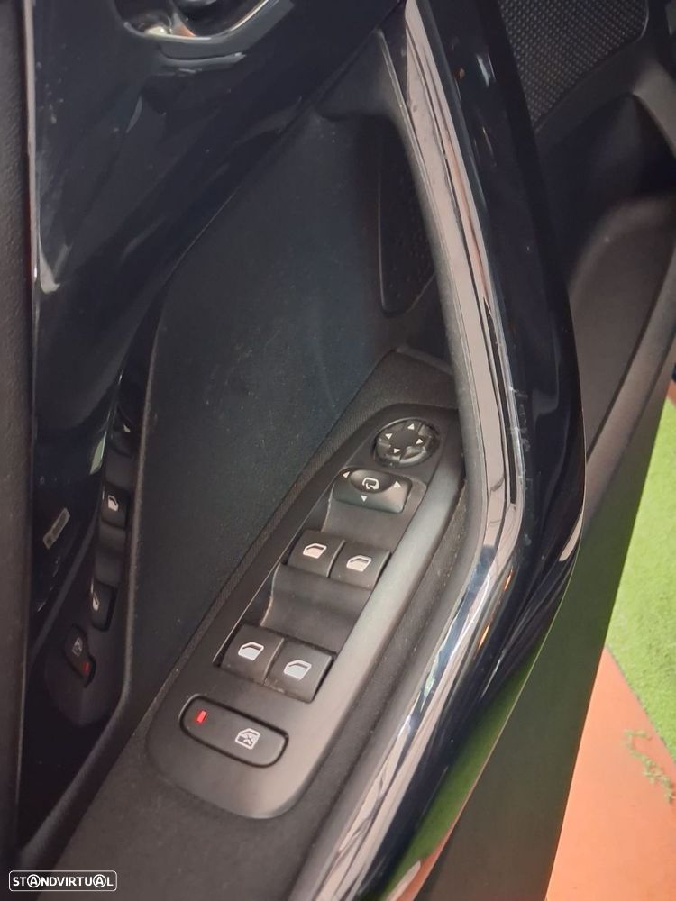 Peugeot 208 1.2 PureTech Active - 11