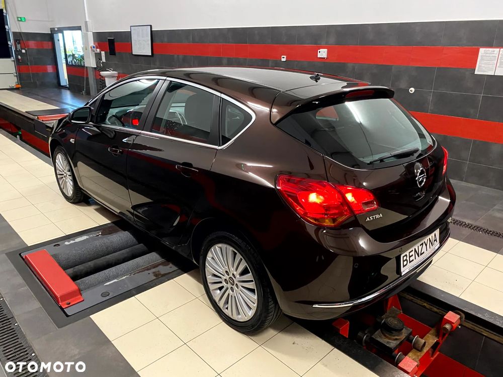 Opel Astra 1.4 ecoFLEX Cosmo - 7