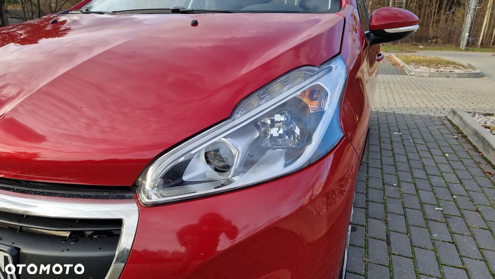 Peugeot 208 1.2 PureTech Allure - 17