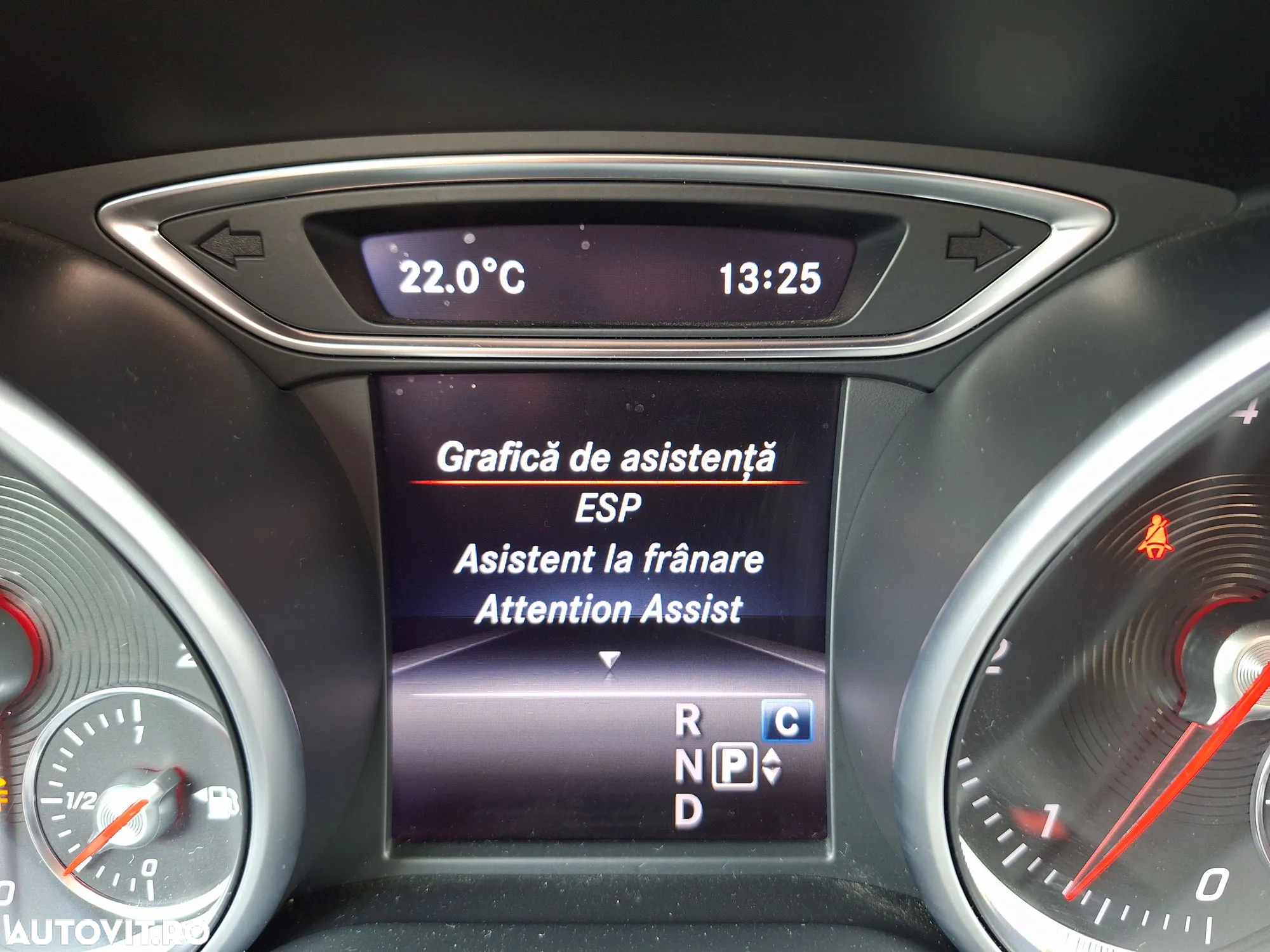 Mercedes-Benz GLA 200 d 4MATIC Aut. - 24