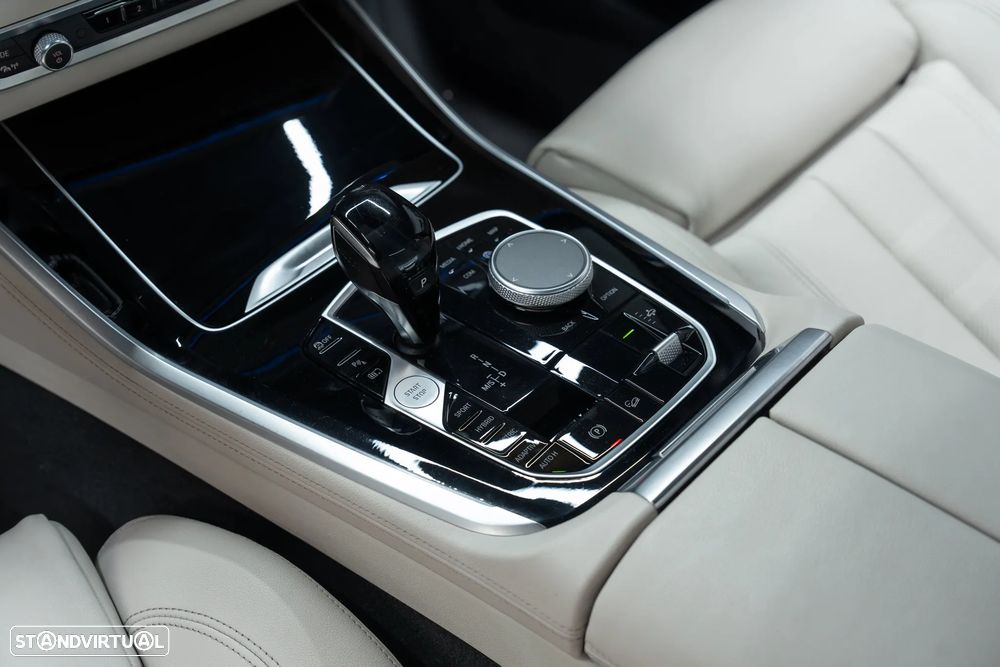 BMW X5 xDrive45e - 22