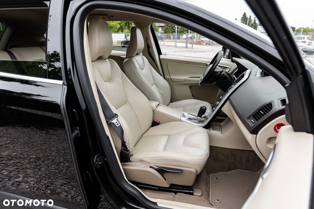 Volvo XC 60 3.2 AWD Kinetic - 29