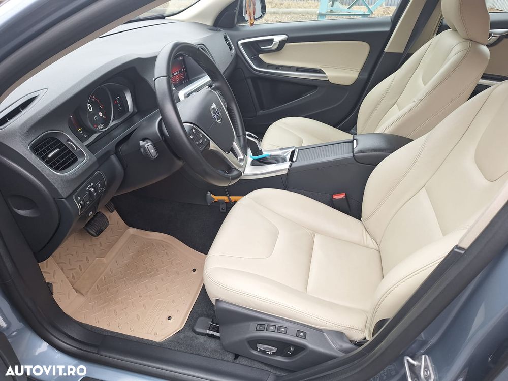 Volvo V60 D3 Summum - 13