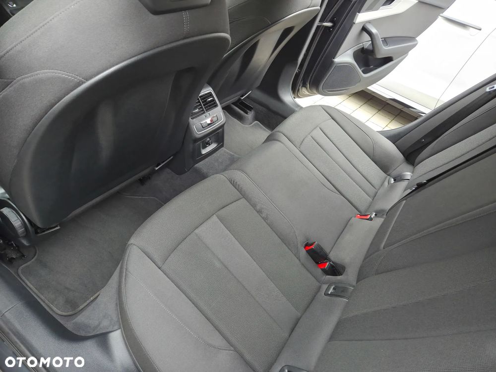 Audi A4 Limousine 35 TFSI mHEV S tronic - 17