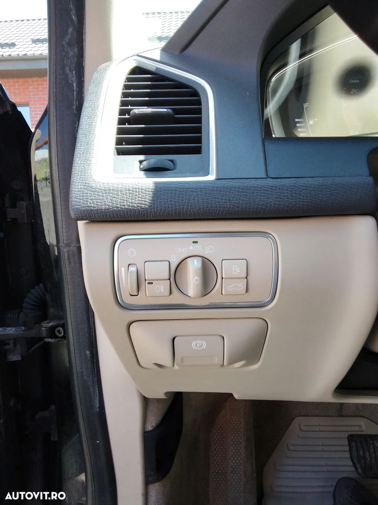 Volvo XC 60 D4AWD Kinetic - 8