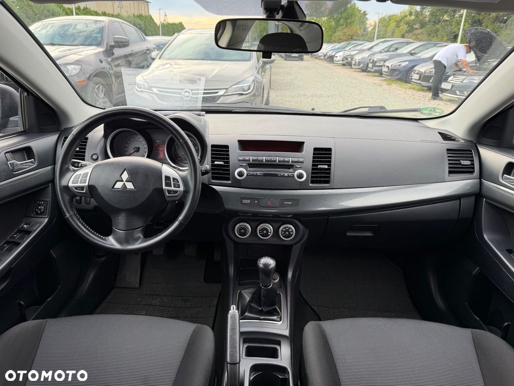 Mitsubishi Lancer 1.8 Intense - 27