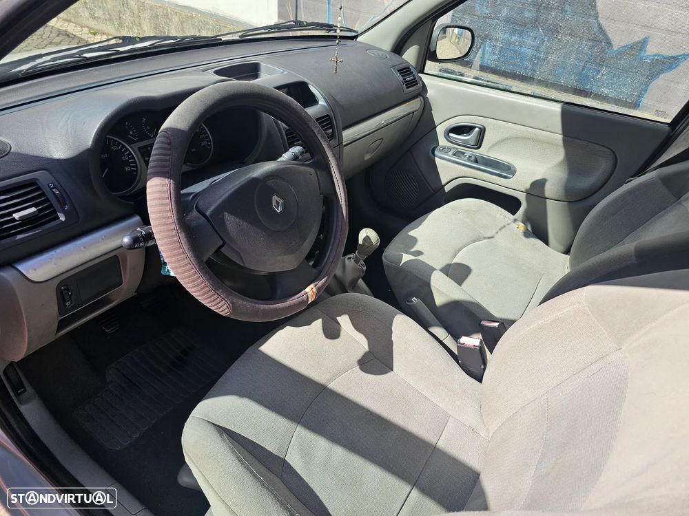 Renault Clio 1.2 16V Confort - 2