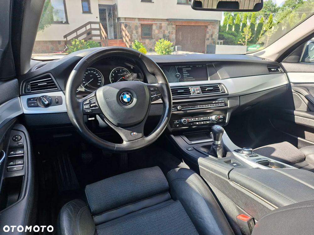 BMW Seria 5 528i - 2
