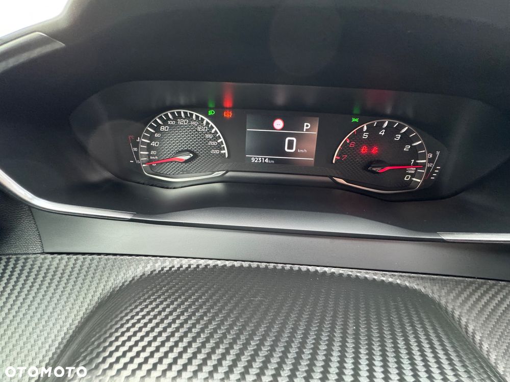 Peugeot 2008 1.2 PureTech Active S&S EAT8 - 21