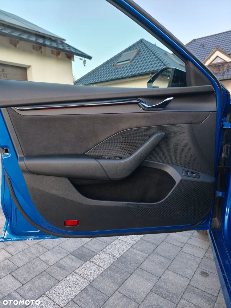 Skoda Octavia 2.0 TDI RS DSG - 23