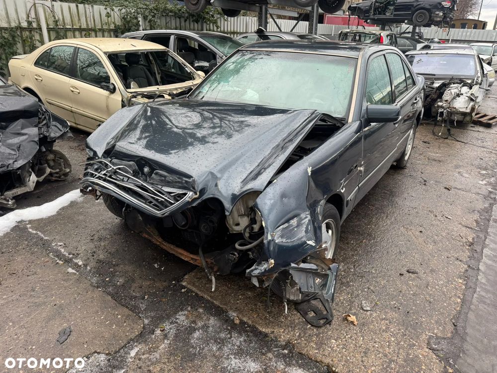 Silnik Kompletny Mercedes E W210 2.2 D 604912 - 2