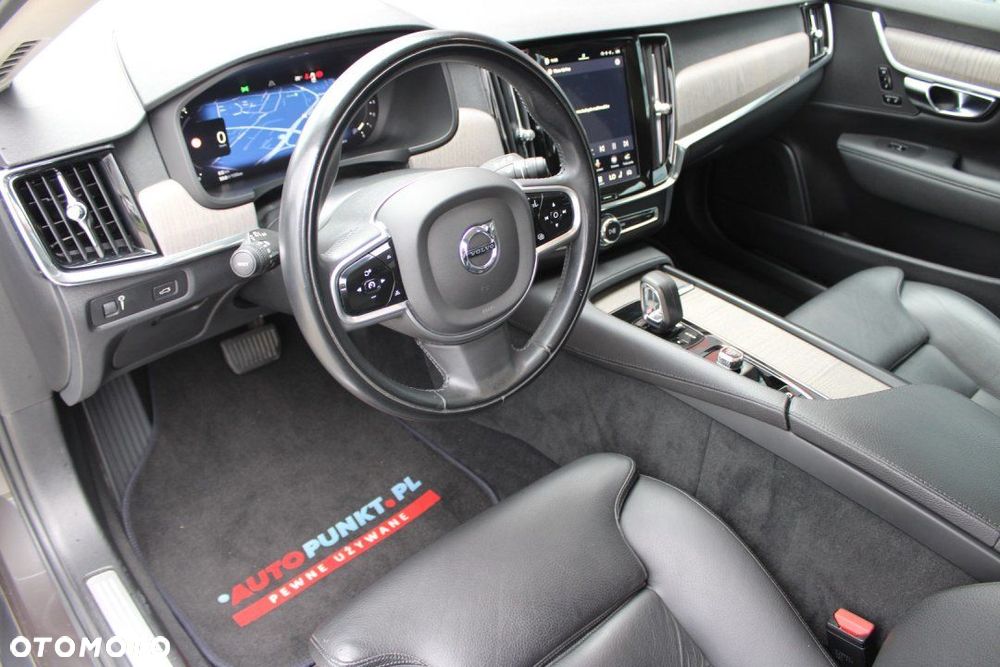 Volvo V90 Cross Country - 21