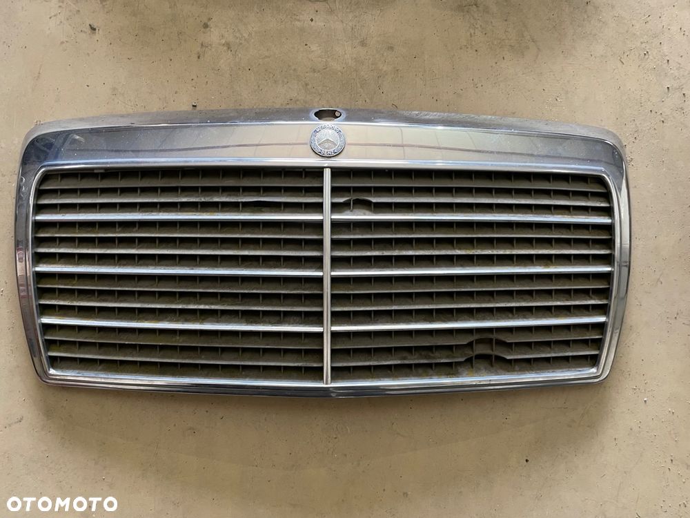 MERCEDES 124 maska Grill atrapa drzwi - 10