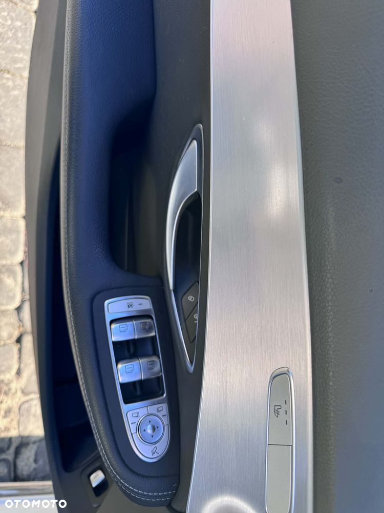 Mercedes-Benz Klasa C 220 d 4MATIC 9G-TRONIC - 12