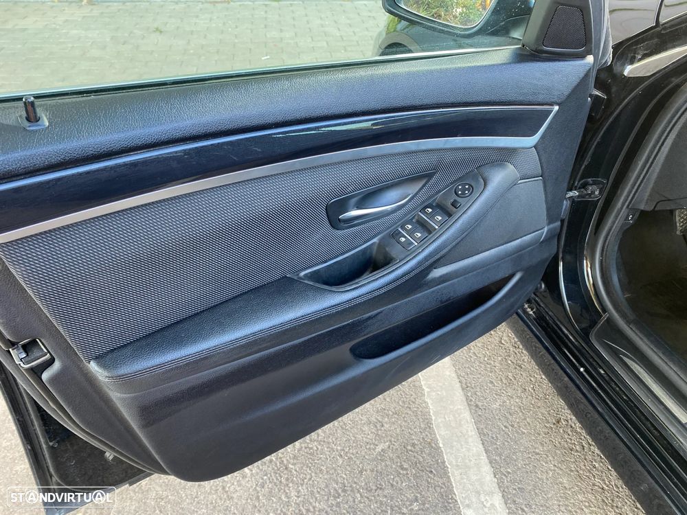 BMW 520 d Auto - 12