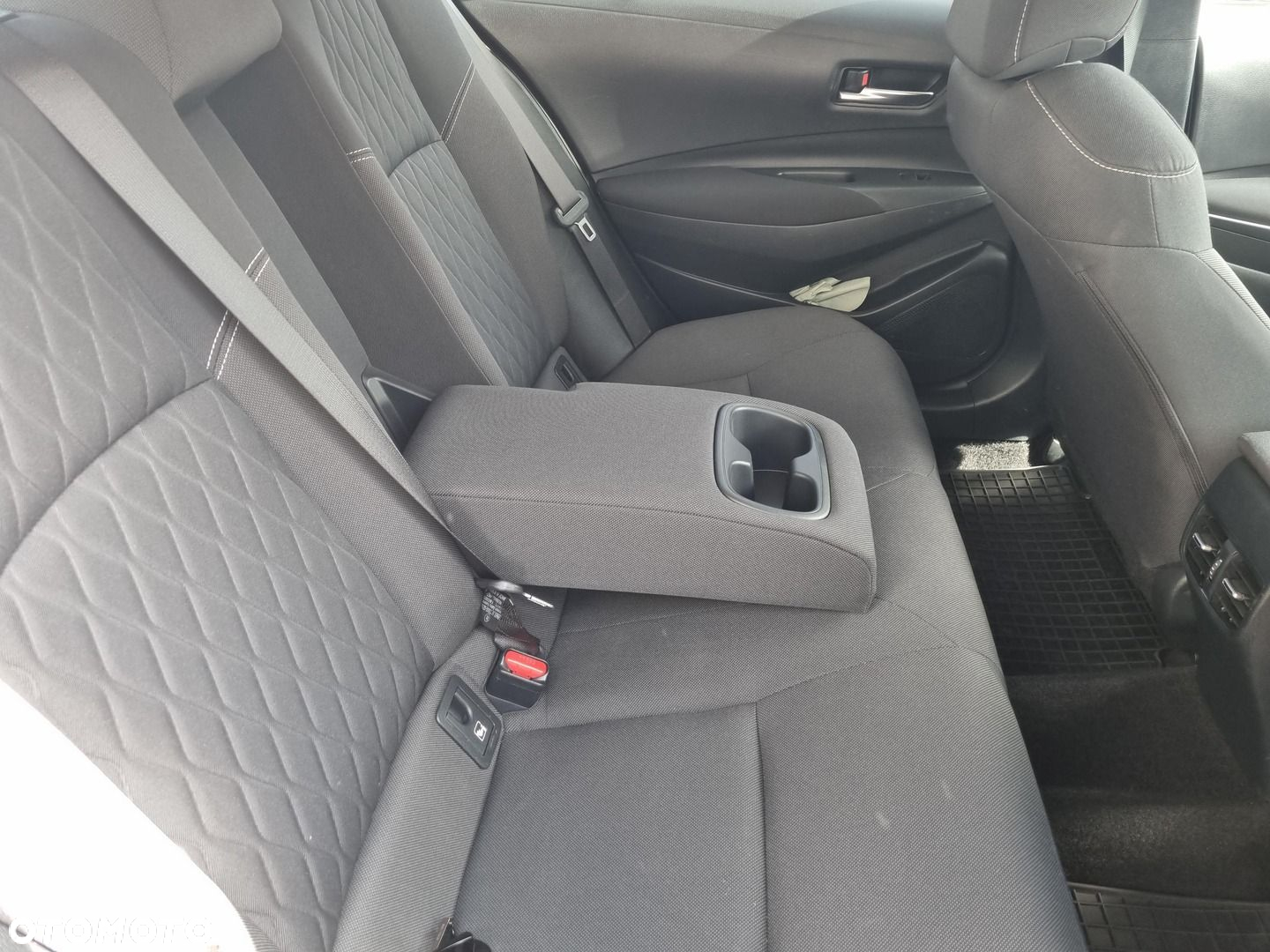 Toyota Corolla - 23
