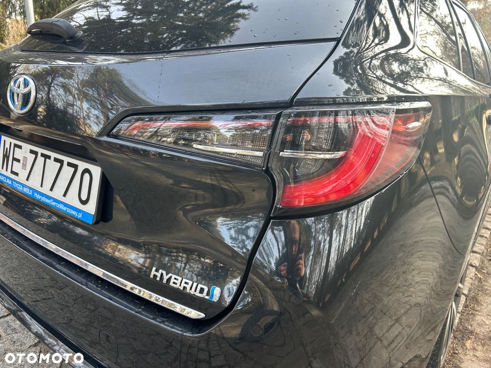 Toyota Corolla 2.0 Hybrid Executive - 11
