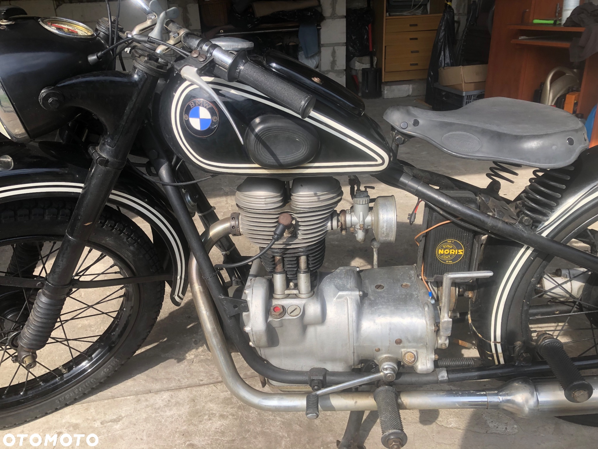 BMW R - 12