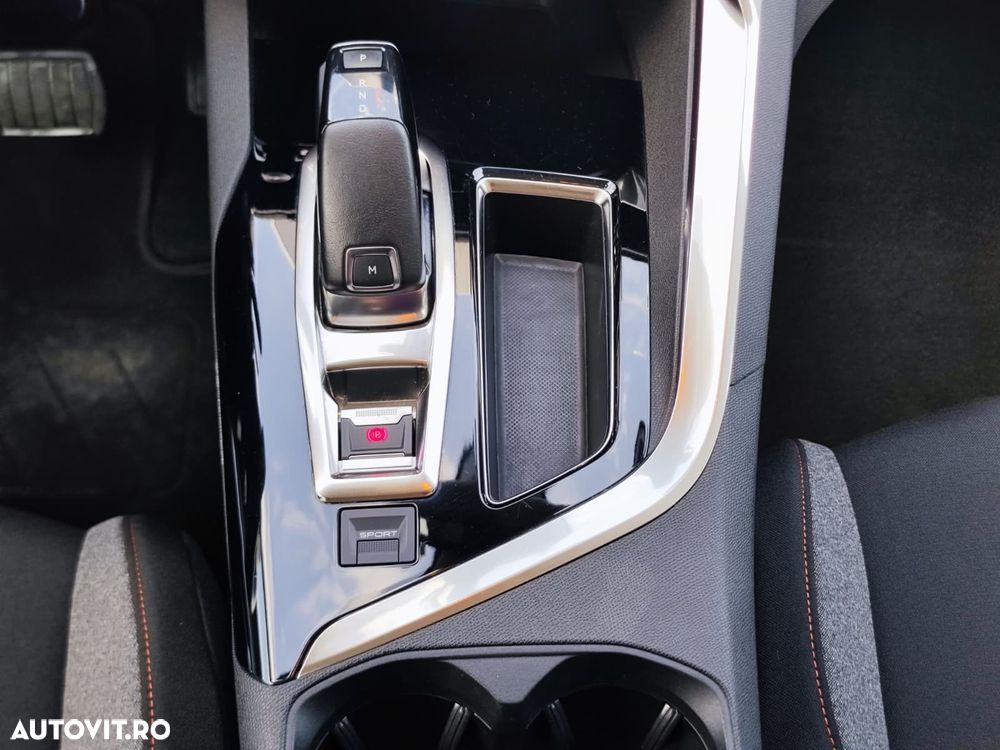 Peugeot 3008 1.2 PureTech Turbo S&S EAT8 Active - 19