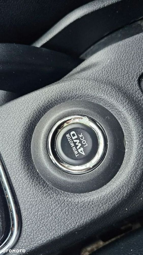 Mitsubishi Outlander Instyle NAVI + - 38