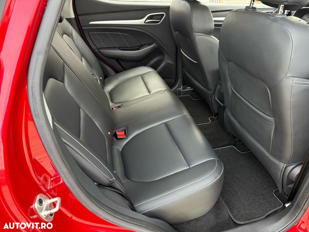 MG ZS EV Luxury - 16