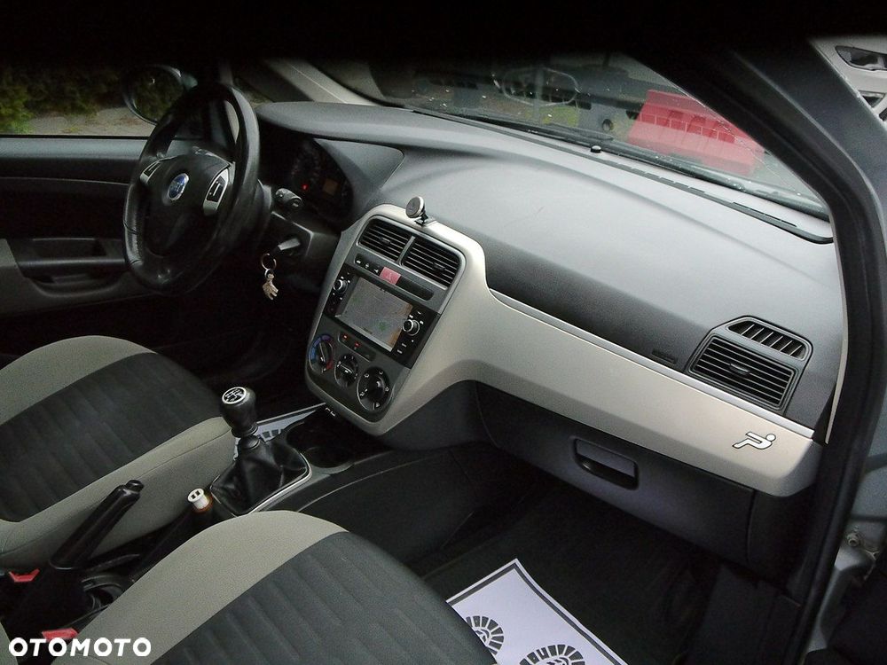 Fiat Grande Punto - 27