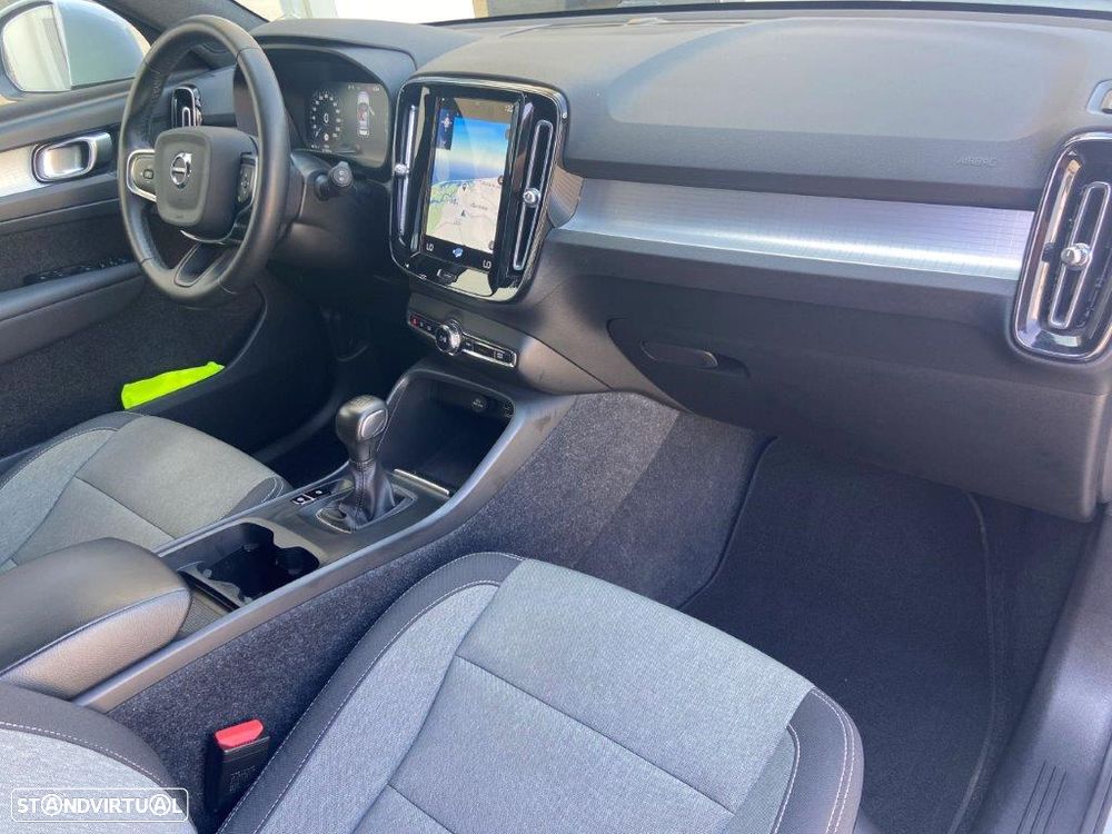 Volvo XC 40 1.5 T2 Momentum Plus - 8