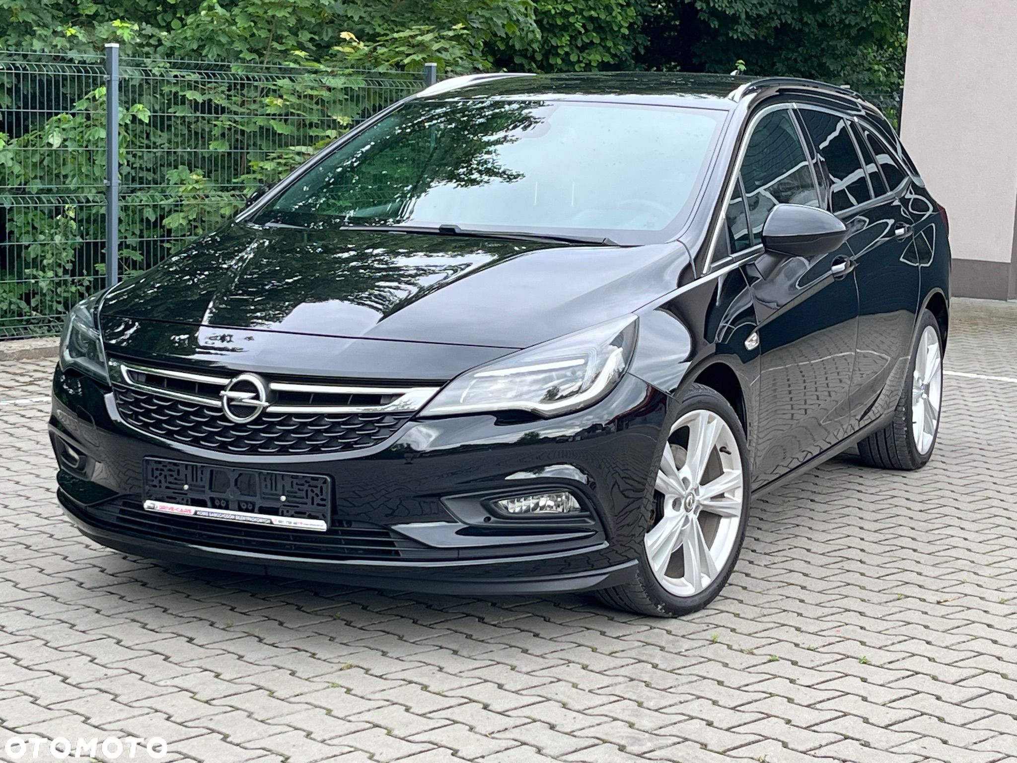 Opel Astra 1.6 Turbo Start/Stop Sports Tourer Innovation - 1