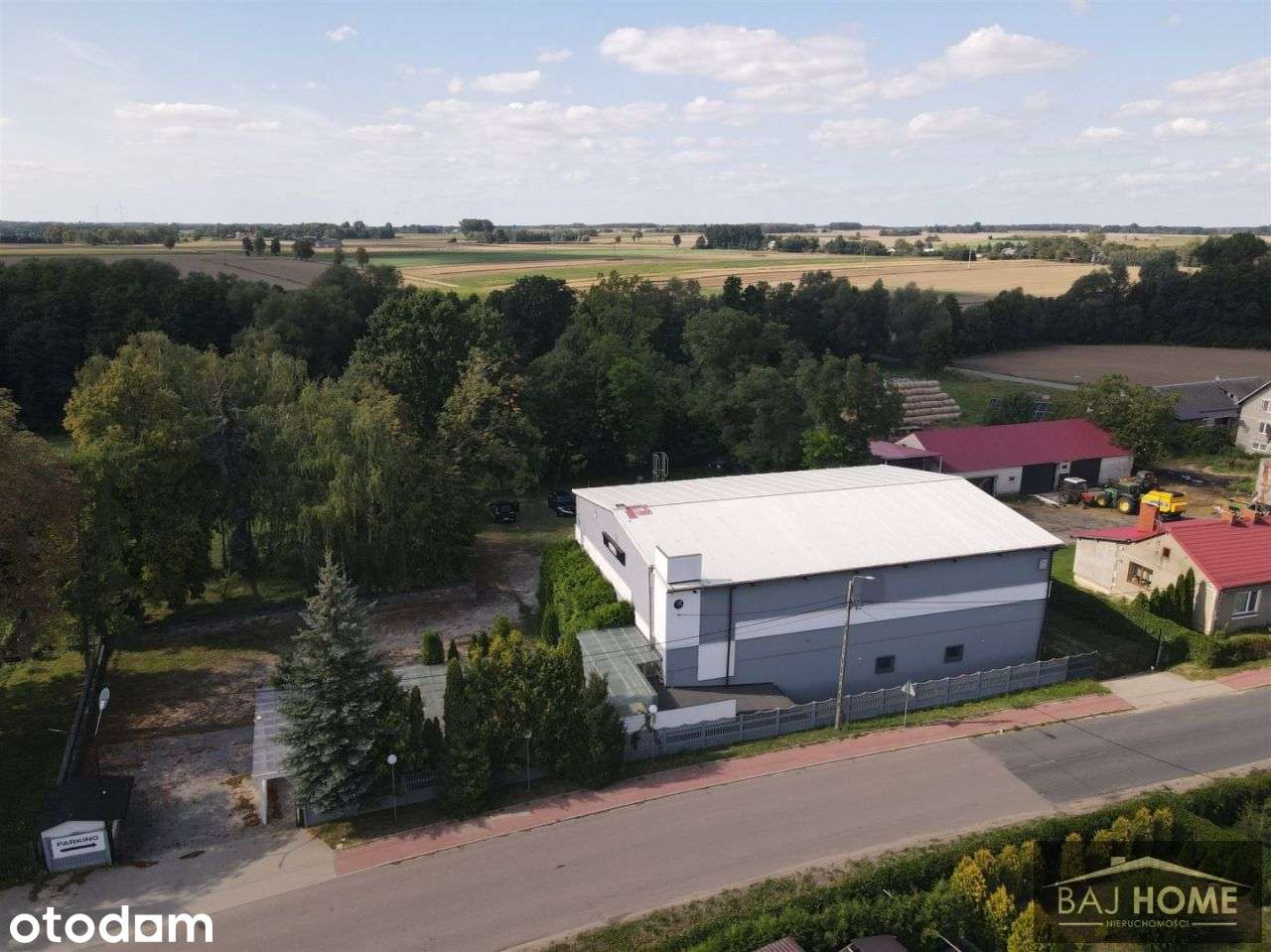 Budynek rozrywkowo-usługowy ,,Ambra Club"