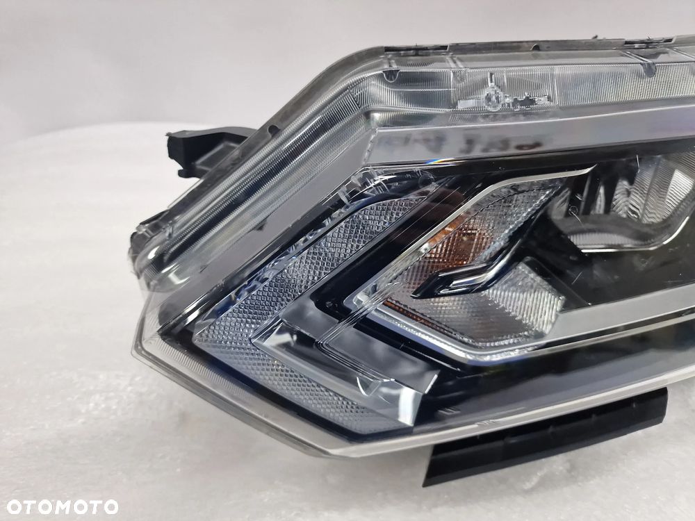NISSAN QASHQAI II J11 LIFT 17- LEWA LAMPA PRZEDNIA PRZÓD SOCZEWKA LED , NR KOITO 100-19009 / 100-19010 , NR AUKCJI LA184 - 4