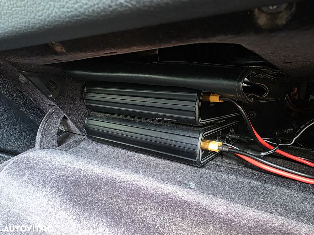 BMW Seria 5 530d xDrive Touring - 33